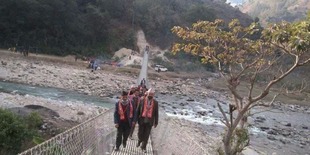 लहरे सुइयामा बन्यो झोलुंगे पुुल, दैलेखमा अरू १८ पुल बन्दै
