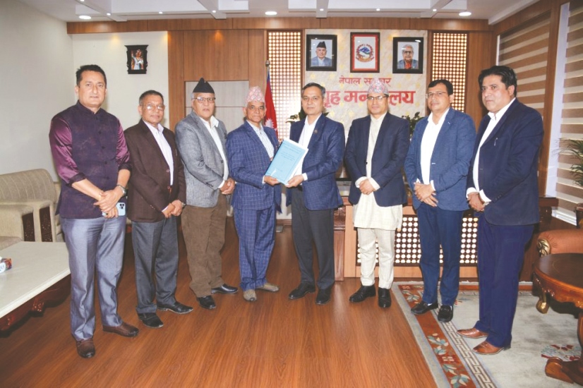 नयाँ सरकारको काँधमा अर्को प्रतिवेदनको भार