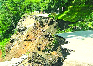 कृष्णभीरले टुटायो उपत्यकाको सडक सम्पर्क