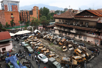 सर्वोच्च अदालतले परिसरमा टेन्ट टाँगेर सेवा दिन थाल्यो