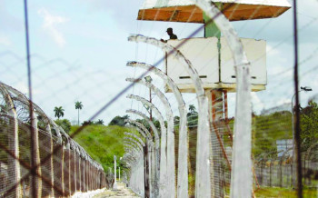 आर्थिक संकटका बीच कैदी छाड्दै क्युबा