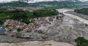 बाढीमा बेपत्ता आफन्तको खोजीको कहर