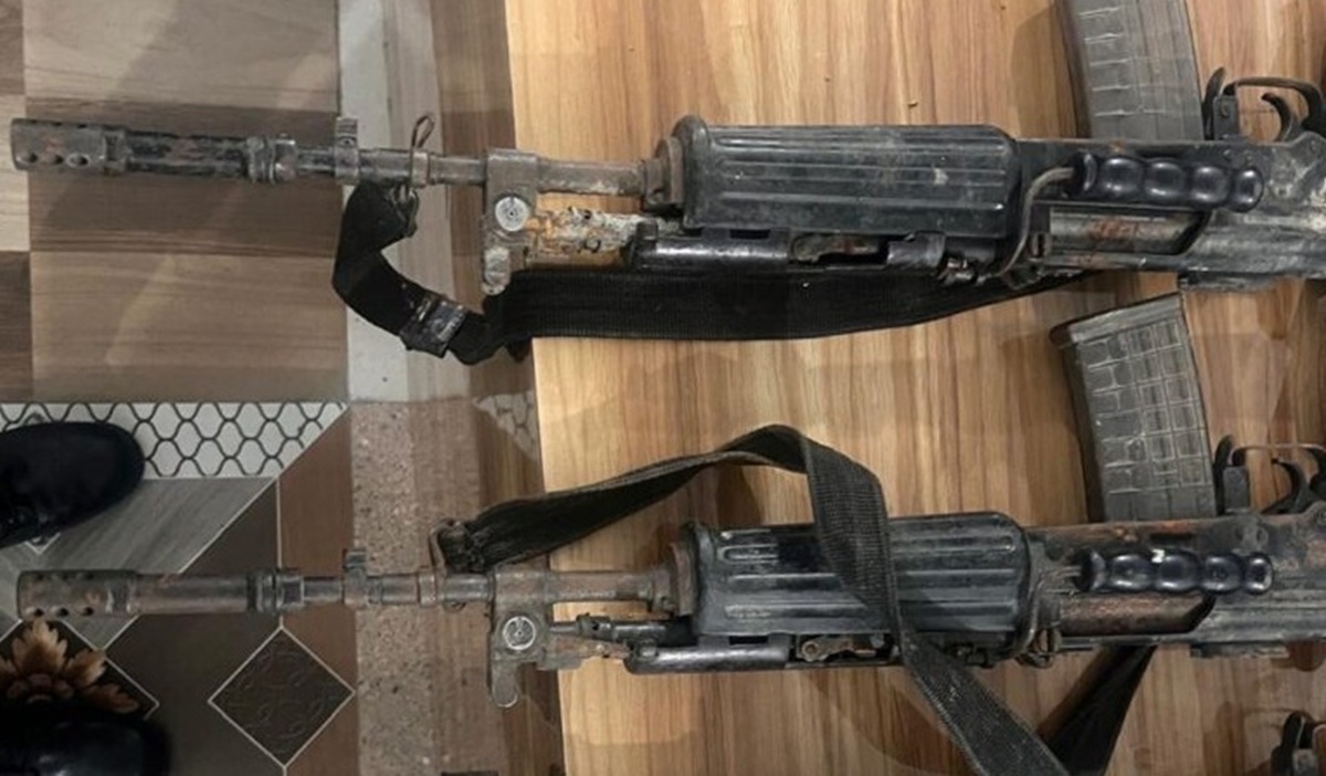 लुटिएका गोली र हतियार जफत