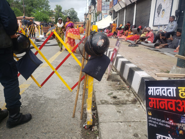 राजनीतिक स्वार्थका कारण धर्नामा रहेका नागरिकको जीवन संकटमा