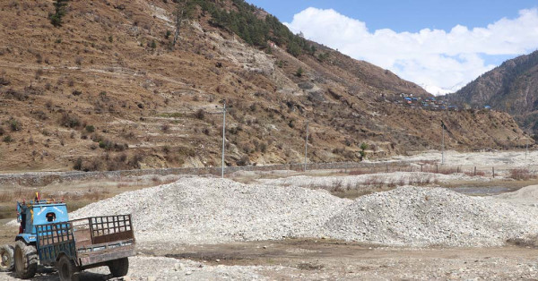 अवैध दोहन निर्वाध, नियमनकारी  निकाय मूकदर्शक