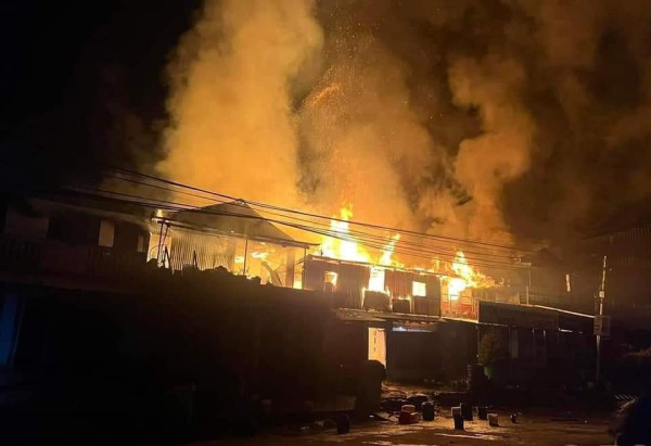 डुडुवा–२ मा आगलागी हुँदा पाँच घर जलेर नष्ट