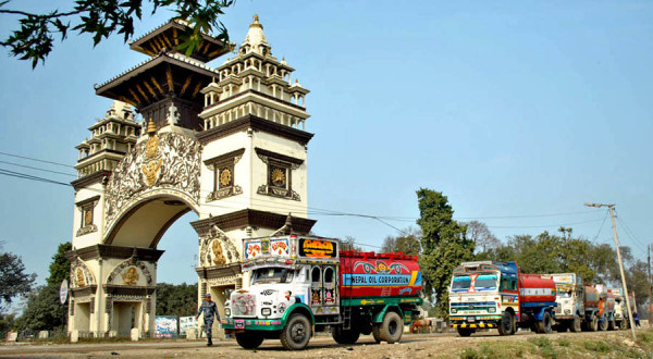 वीरगन्ज नाकाबाट झन्डै ६ खर्बको आयात