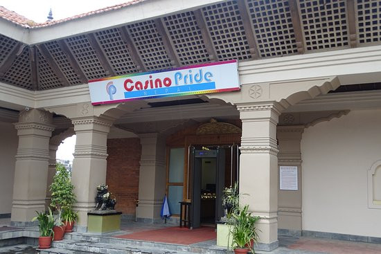 ह्यातको क्यासिनोबाट १४ करोड लुट्ने पक्राउ