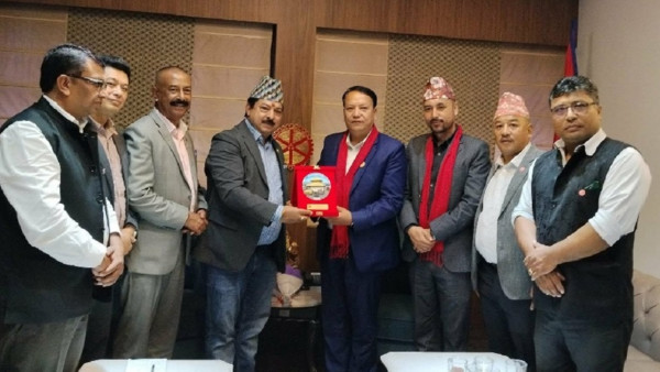 बागमती प्रदेशका मुख्यमन्त्री थापा र महासंघका अध्यक्ष श्रेष्ठबीच भेटवार्ता