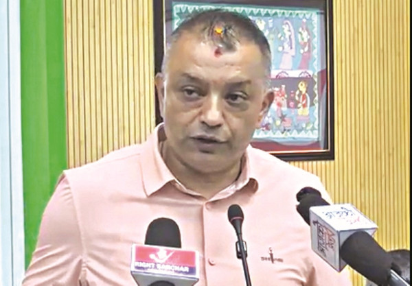 गगन भन्छन्– ‘अहिले राजनीति होइन, पीडितको सेवा गरौँ’