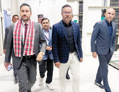 एनसेल भ्रमणपछि सेवा विस्तार र लगानी संरक्षणमा मन्त्री खरेलको प्रतिबद्धता