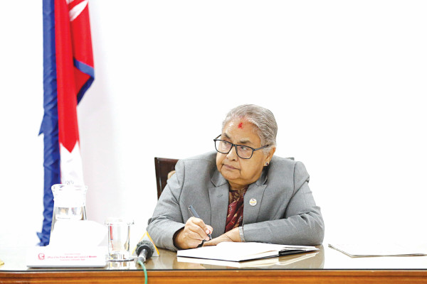 प्रधानमन्त्री कार्कीविरुद्ध अवहेलना मुद्दा