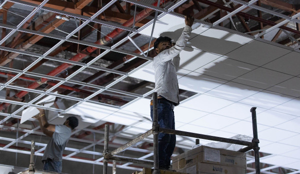 निर्वाचित आए, संसद् भवन अपूरै