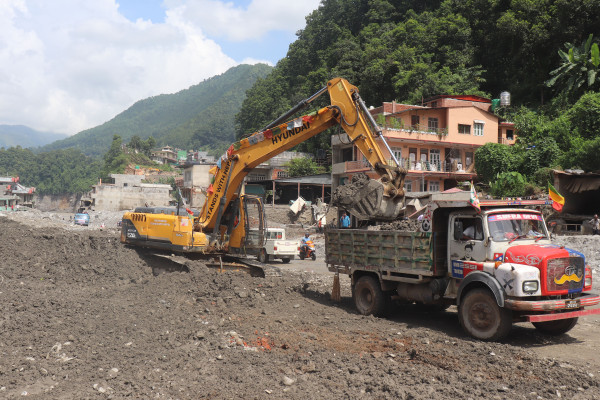 बाढीपीडितका लागि सहयोग गर्ने दाता बढ्दै