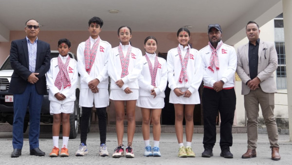 टेनिस टोली भियतनाम जाने