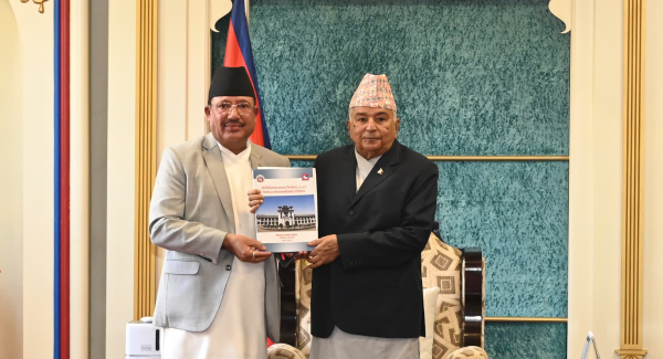 आयोगद्वारा राष्ट्रपति पौडेलसमक्ष निर्वाचन प्रतिवेदन पेस