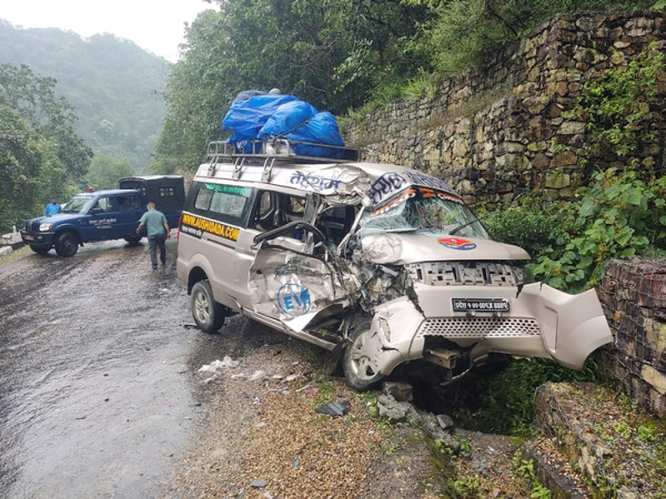 इन्द्रसरोवरमा गाडी दुर्घटना, चारको मृत्यु