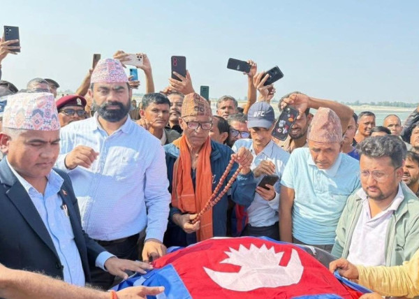 गाजामा मारिएका विपीन जोशी महाकालीमा बिलाए