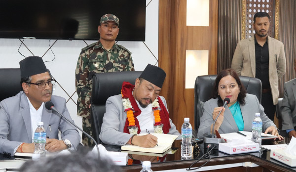 ऊर्जाबाट कोही पनि वञ्चित नहोस् : ऊर्जामन्त्री श्रेष्ठ