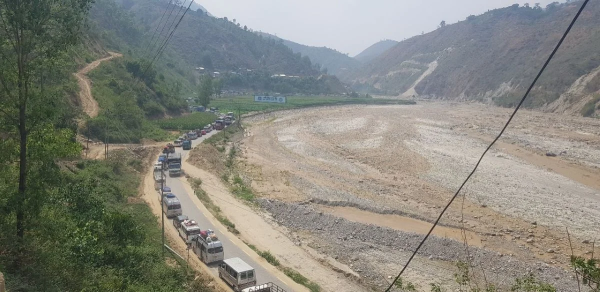 बिपी राजमार्ग अवरुद्ध, सवारीसाधन ‘होल्ड’