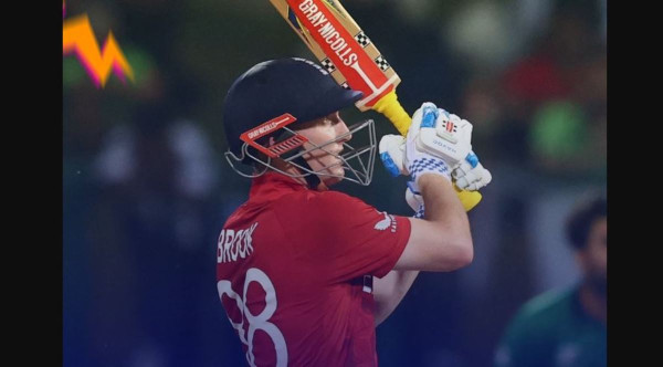 टी–२० विश्वकपः ह्यारीको शतकमा पाकिस्तानविरुद्ध इंग्ल्यान्डको जित