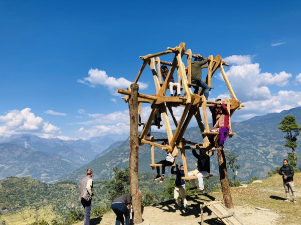 चर्खेपिङ संरक्षण गर्दै गाउँले