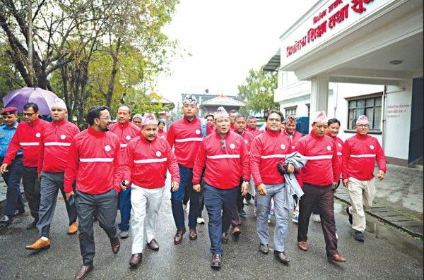 नयाँ दल दर्ताका लागि १८ वटा लाइनमा