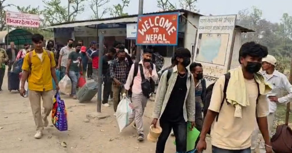 मतदानपछि मतदाता भारत फर्किन थाले