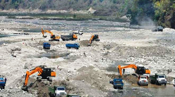 रोकिएन अवैध उत्खनन