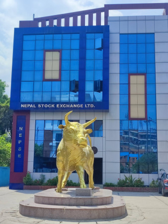 बजार सूचकमा झिनो गिरावट, आकर्षण साहस ऊर्जामा