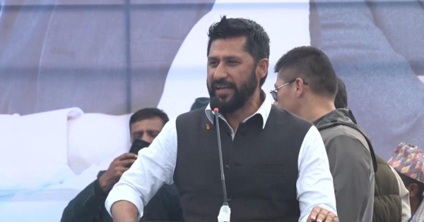 जेनजीहरुले देश लुट्नेहरूलाई भाग्नुपर्ने ठाउँमा पु-याएको रवि लामिछानेको टिप्पणी