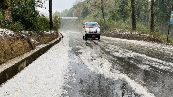 मध्यपहाडी लोकमार्गमा हिउँमा फसेका २५० यात्रुको उद्धार
