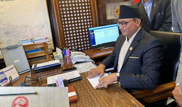 अर्थमन्त्री वाग्लेद्वारा पदभार ग्रहण, पहिलो निर्णय- आर्थिक अवस्था सुधार कार्यदल गठन