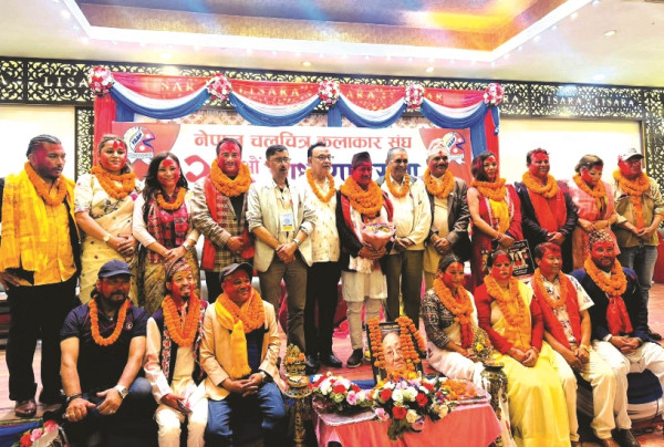 उत्तम छानिए अध्यक्ष
