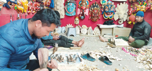 मुकुण्डो बनाउँदै