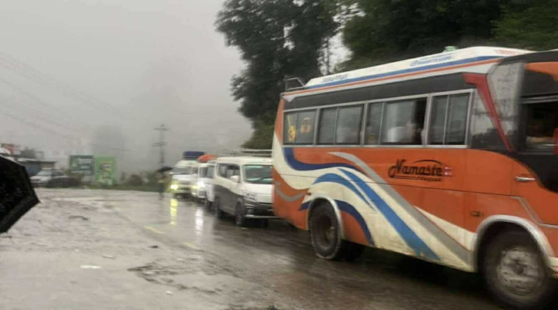 दुई दिनदेखि अवरुद्ध बीपी राजमार्ग सञ्चालन