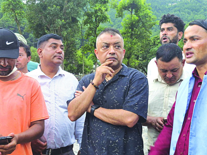 राहत नपाएको स्थानीयको गुनासो