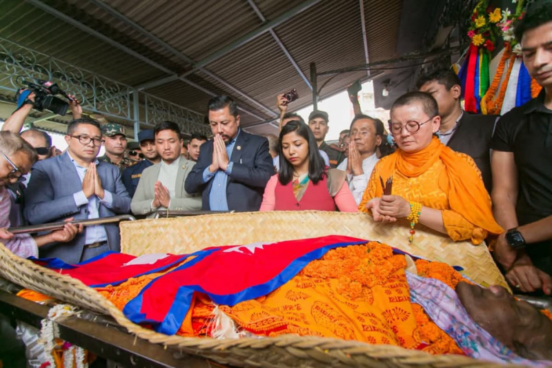 जनकवि श्रेष्ठको राष्ट्रिय सम्मानका साथ अन्त्येष्टि