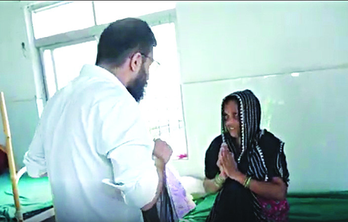 शिक्षामन्त्री पोखरेल र बबिताकुमारी पासवानबीच भेट