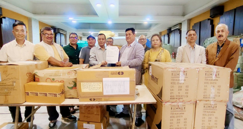 चेम्बर स्वास्थ्य समितिद्वारा औषधि तथा स्वास्थ्य सामग्री हस्तान्तरण