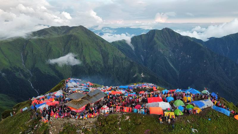 पर्यटकीय क्षेत्र छन्, पर्यटक छैनन्