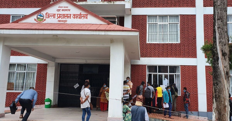 ग्यास वितरण सहज बनाउँदै प्रशासन