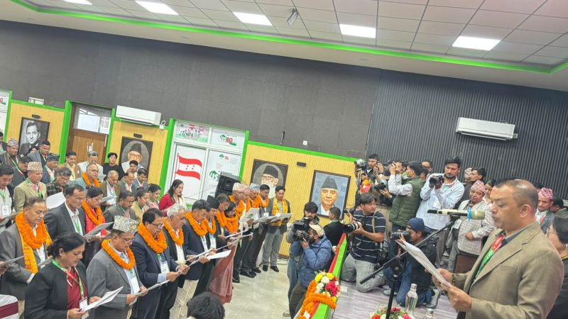 कांग्रेसका नवनिर्वाचित पदाधिकारी र केन्द्रीय सदस्यको शपथ
