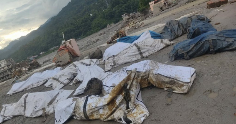 रसुवा बाढीः बेत्रावतीको एकै घरभित्र २३ शव फेला, तीर्थयात्रीको हुनसक्ने प्रहरी अनुमान