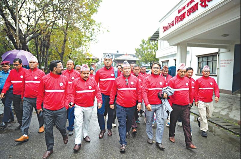 नयाँ दल दर्ताका लागि १८ वटा लाइनमा