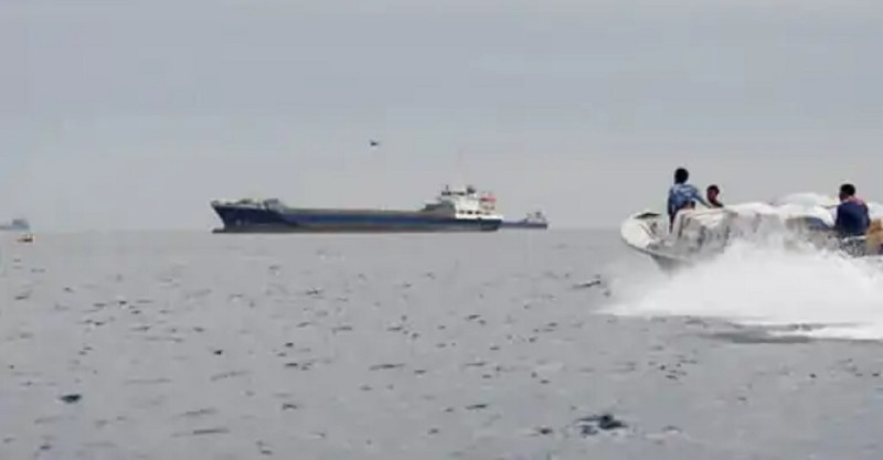 हर्मुज जलमार्ग खुलाको इरानी घोषणापछि पनि सैन्य जहाजलाई अझै निषेध