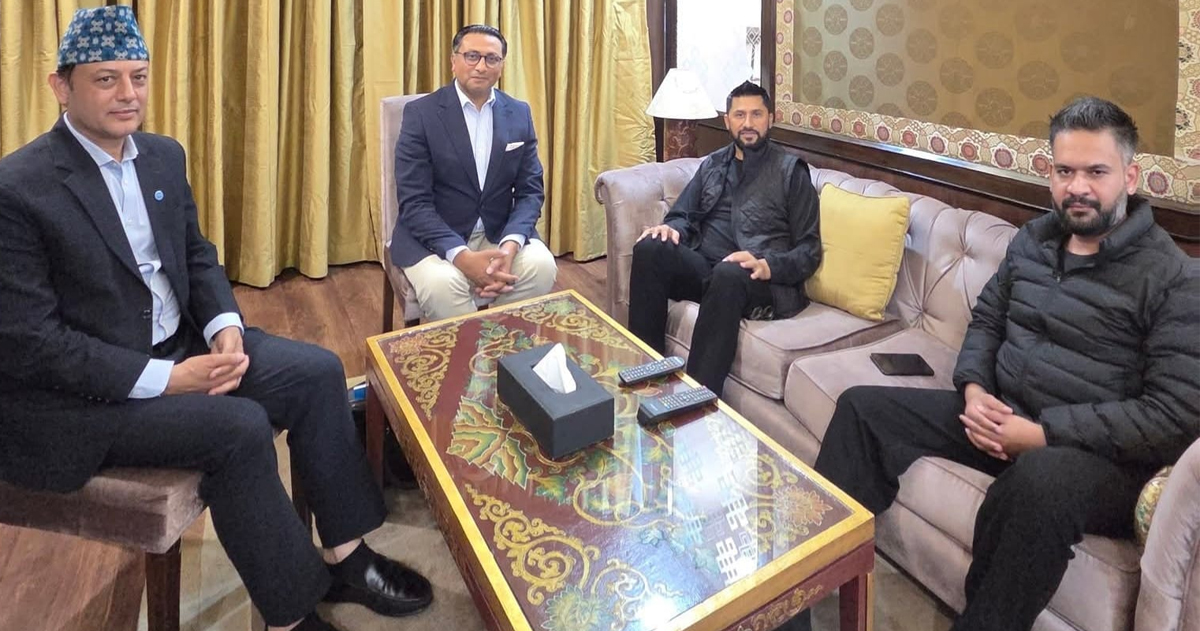 नयाँ सरकार गठन गर्न संवादमा जुटे रवि, बालेनलगायत रास्वपाका शीर्ष नेता