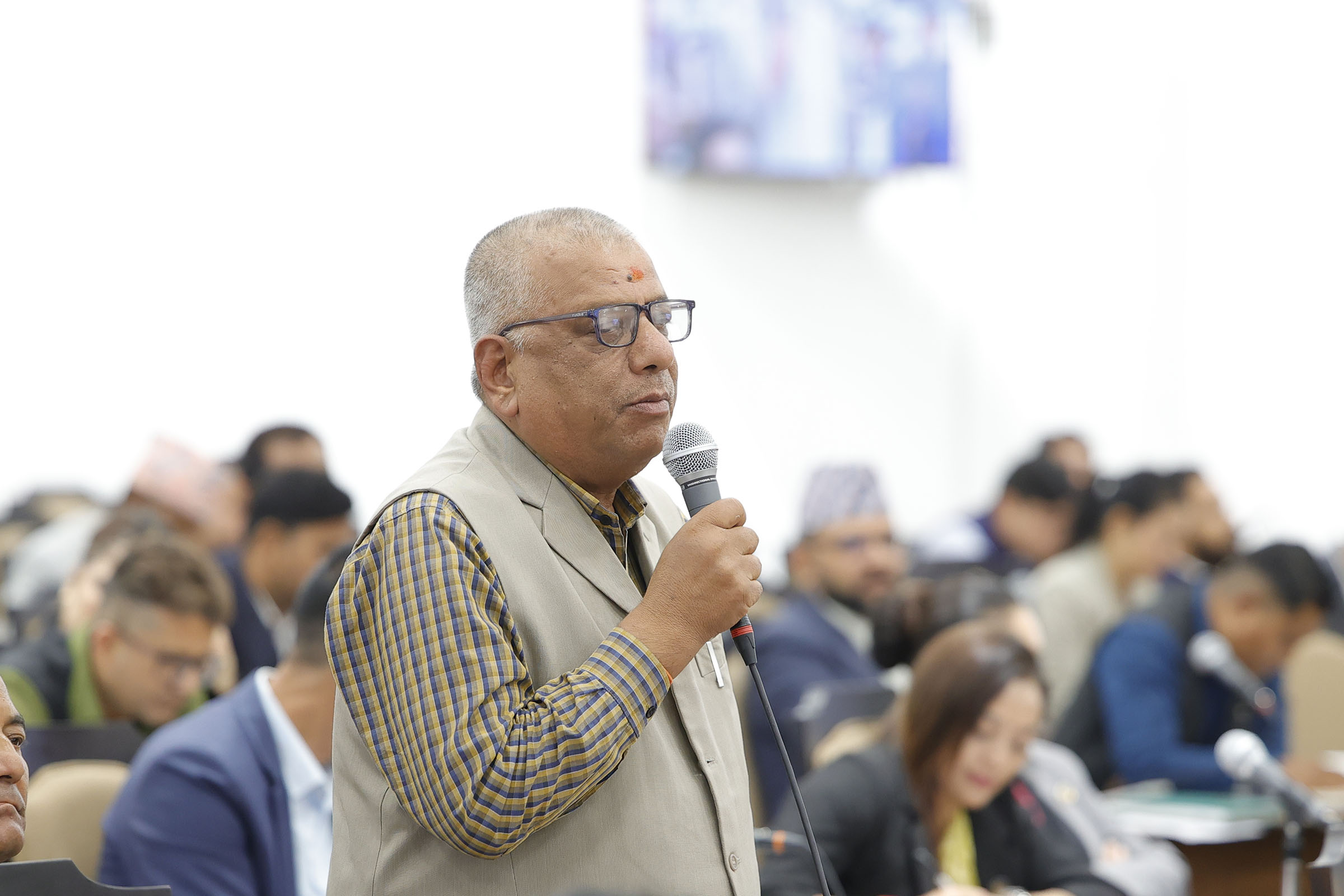 सांसद खड्का संसद बैठकमै ढले