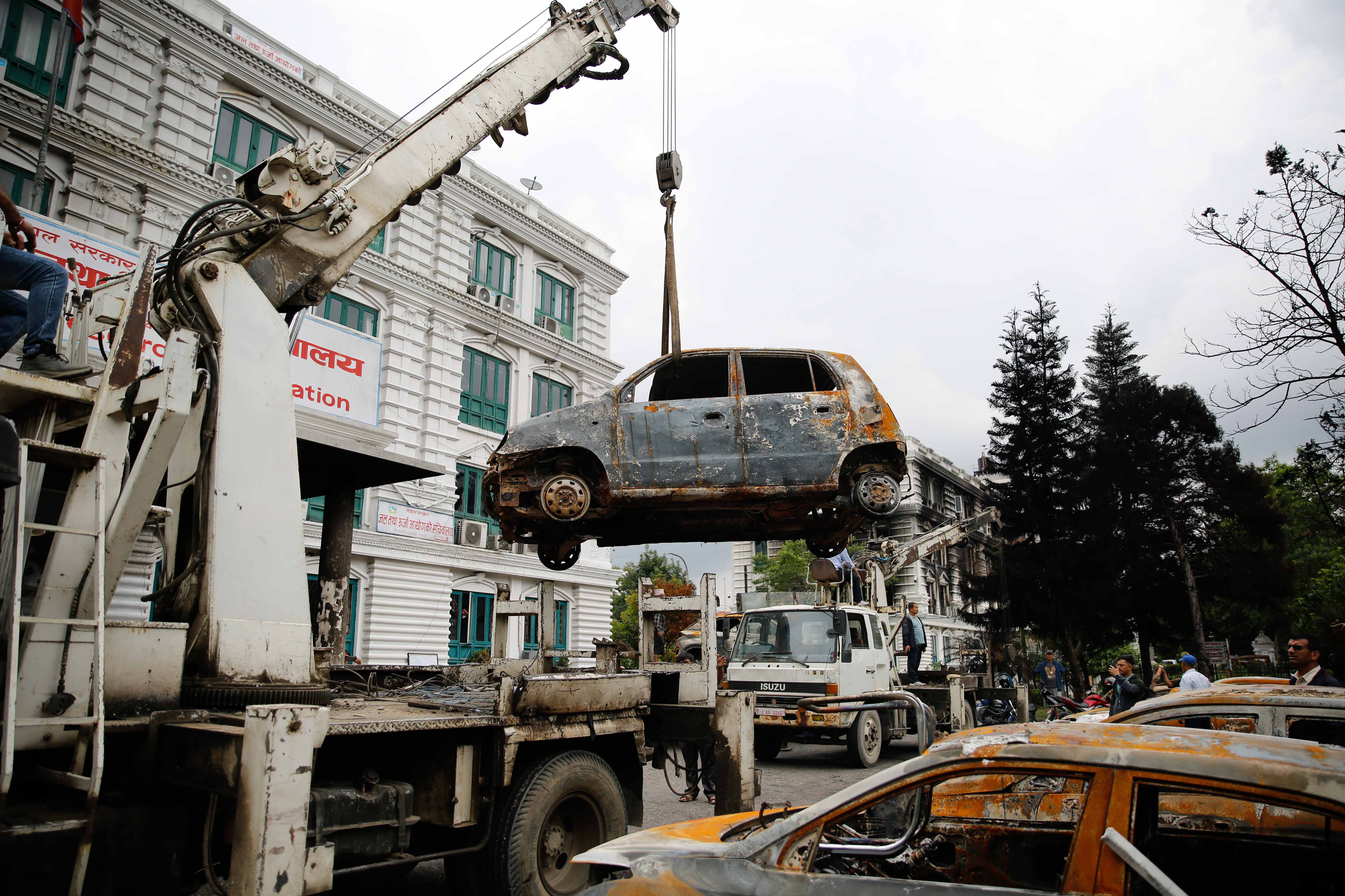 Damaged-vehicle-removing_-680-1758269078.jpg