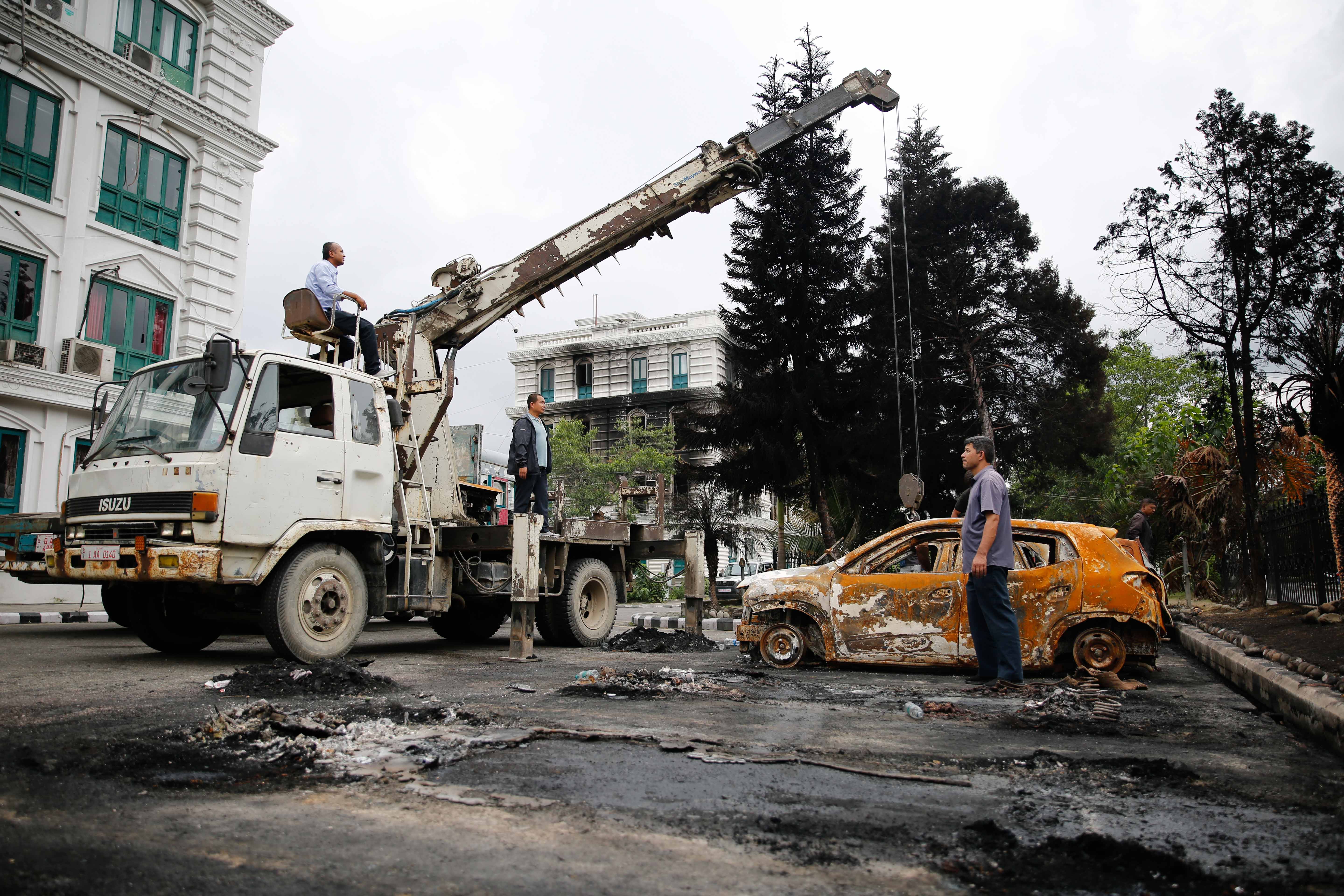 Damaged-vehicle-removing_-687-1758269120.jpg